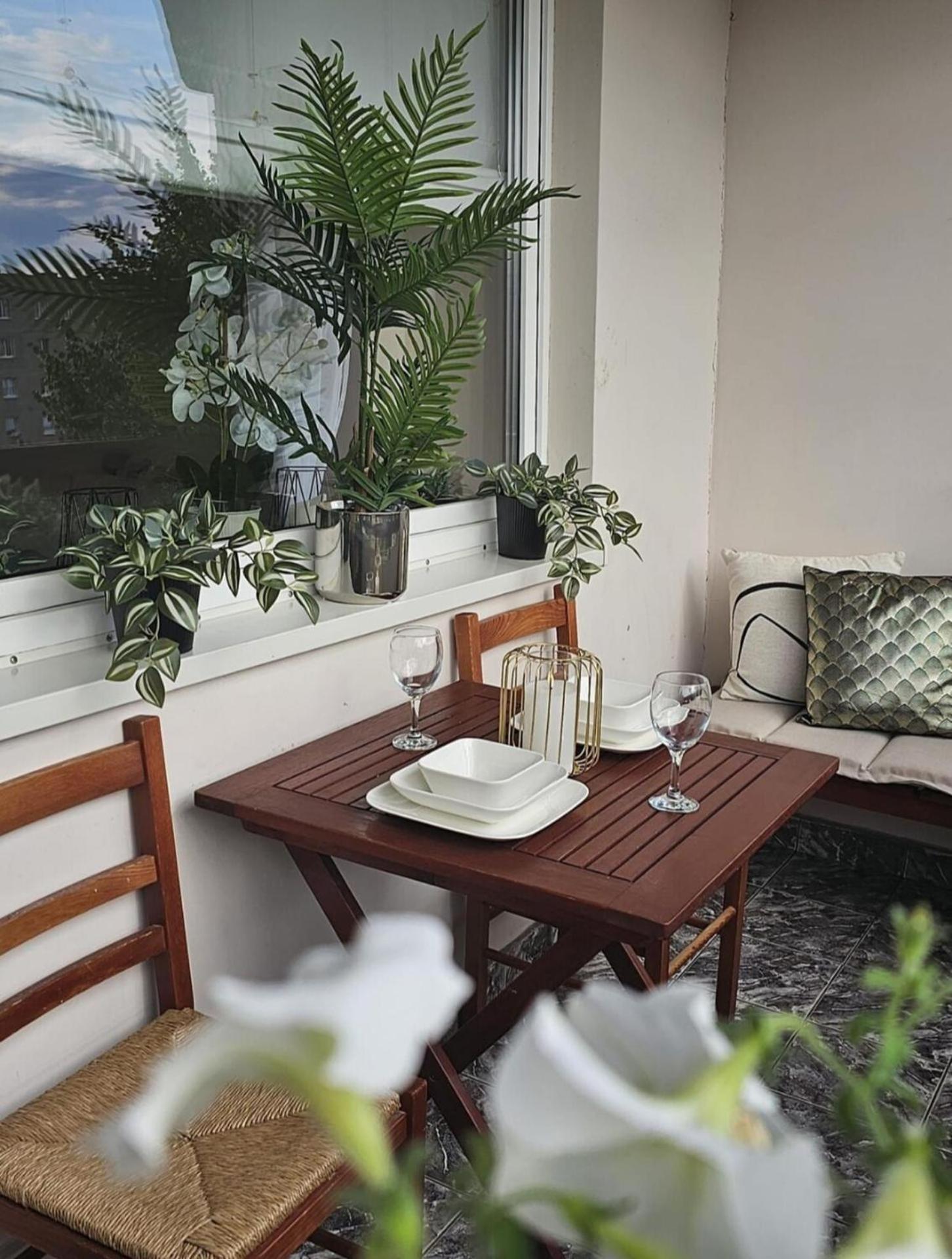 Apartment In Zyrardow 10Min To Suntago 외부 사진