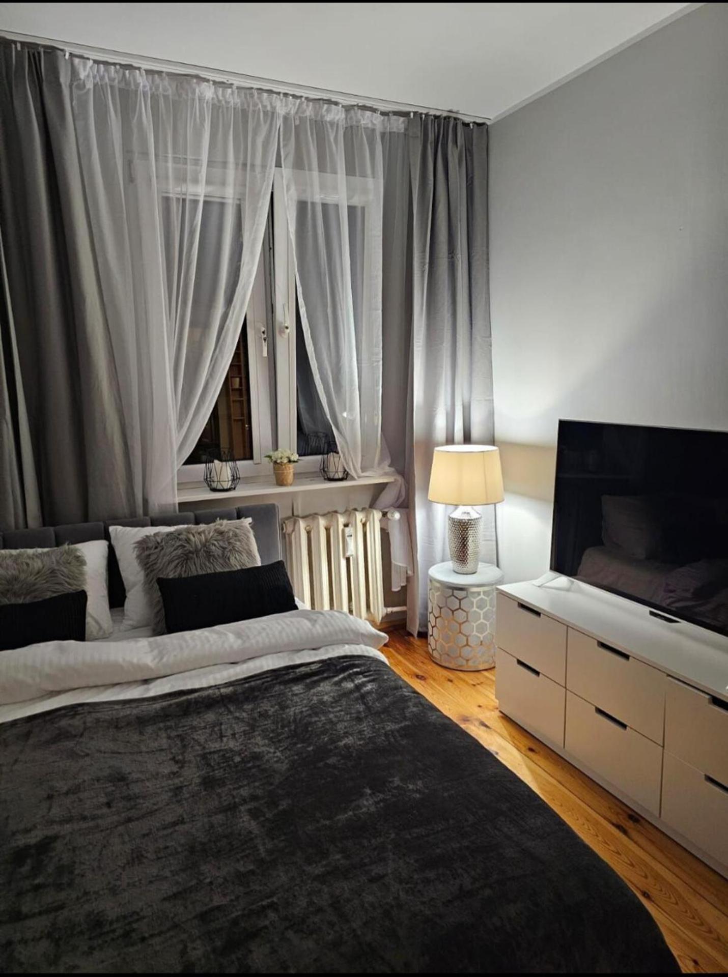 Apartment In Zyrardow 10Min To Suntago 외부 사진