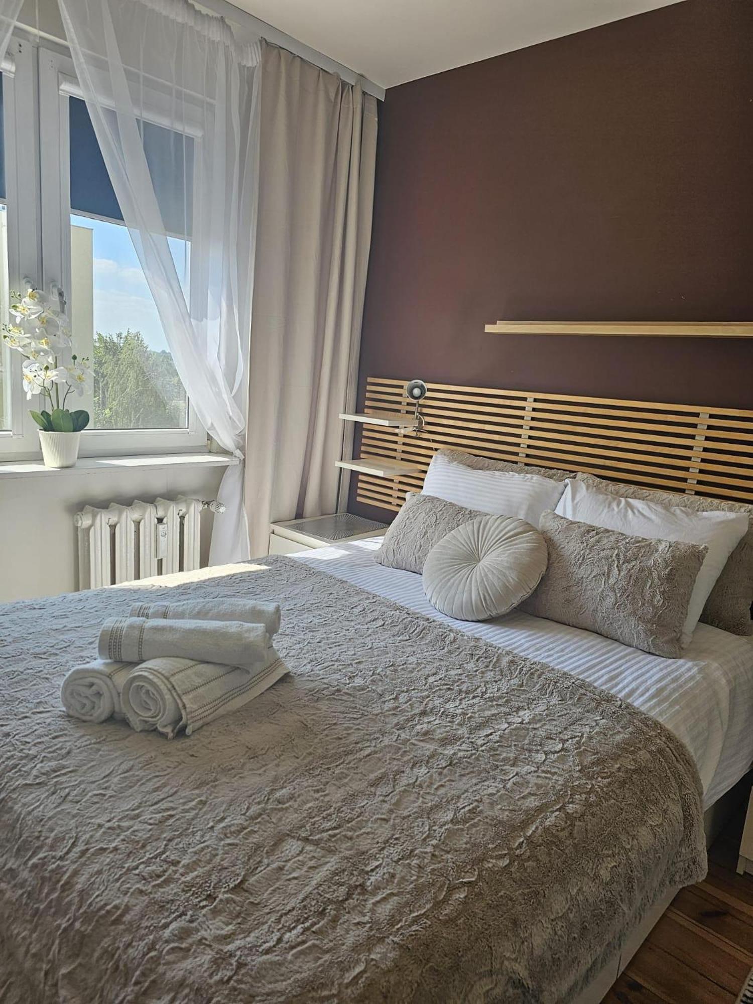 Apartment In Zyrardow 10Min To Suntago 외부 사진